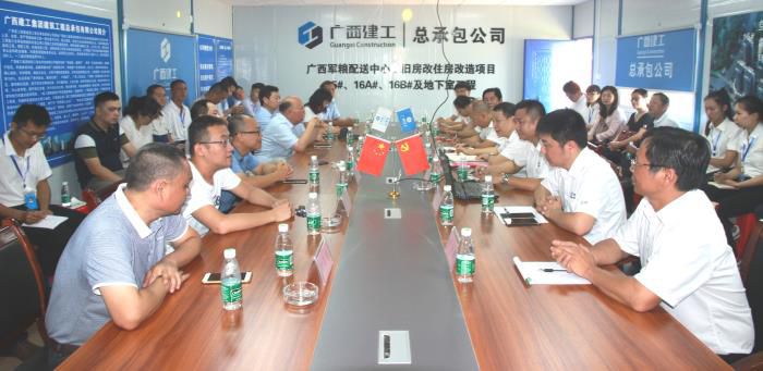 1.1座谈会现场。邓灿滨 摄700.JPG