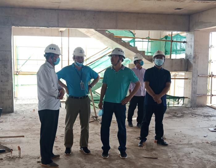 7.2领导工作。陈其毅 摄700.jpg