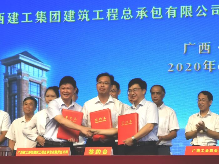 签约现场。 王瑾贞 摄.jpg