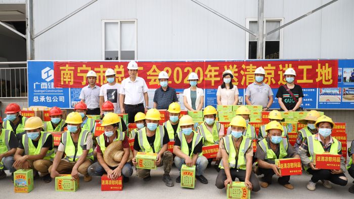 合影。李立云 摄.jpg