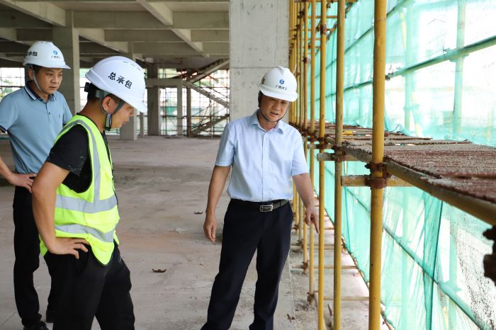 查抄现场。侯健杰 摄 (2).jpg