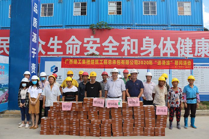 锦官阁项目送清冷。张钊林 摄.JPG