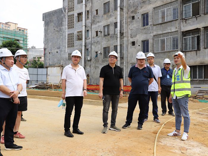 查抄现场。侯健杰 摄.JPG