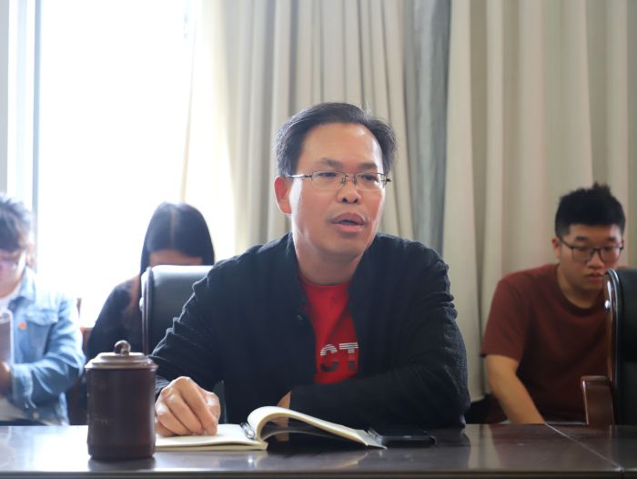 陈祖训作讲话。谭龙 摄.jpg