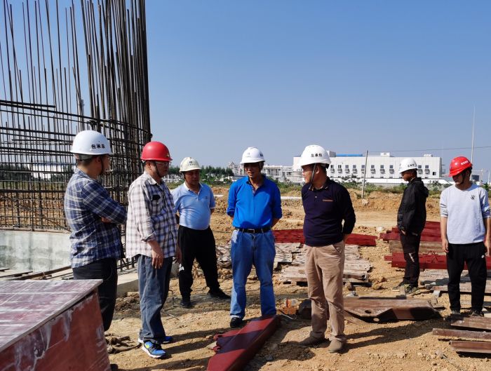 现场查抄领导。陆大南 摄.jpg