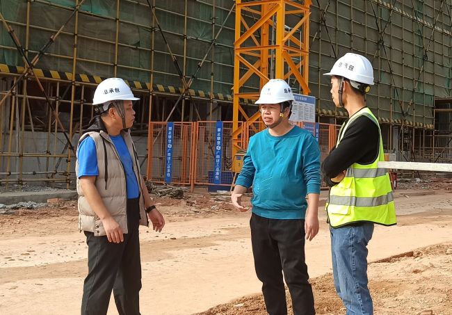 13深刻现场查看。林子薇 摄.jpg