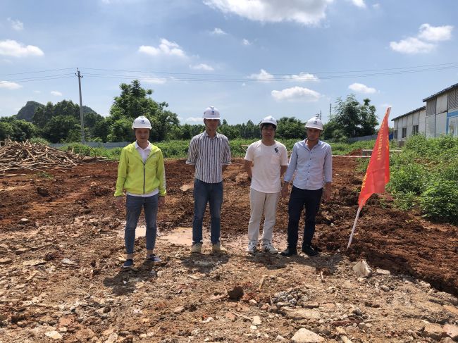 3 创优夺杯前锋队在项目现场。卢美宇 摄.jpg