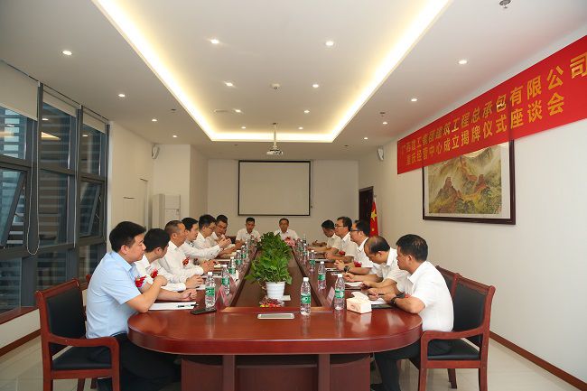 座谈会现场。杨桂峰 摄（建图）.jpg