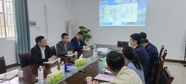 扶绥洽谈现场。刘华 摄（建图）.jpg