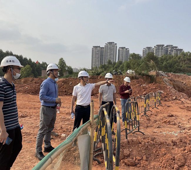 查抄现场。梁荣程 摄（建图）.jpg