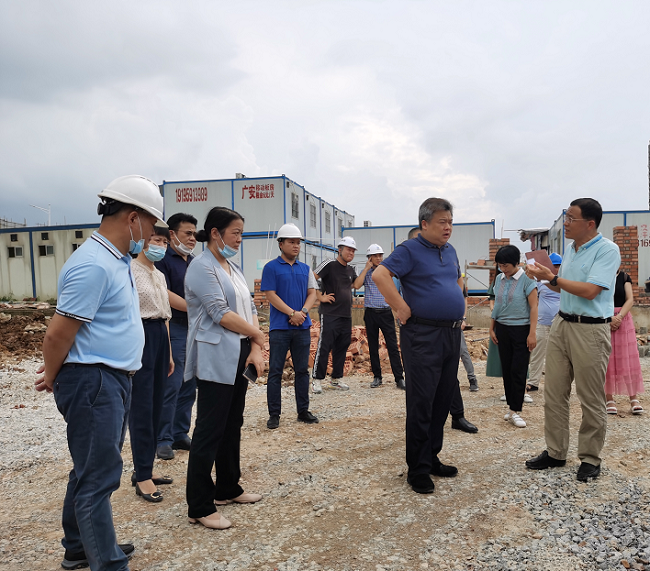 调研现场。李绍瑜 摄（建图）.png