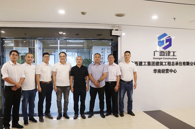 合影留想。周煜川 摄（建图）.jpg