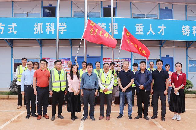 合影留想。周煜川 摄（建图）.jpg