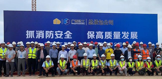 合影留想。熊赞 摄（建图）.jpg