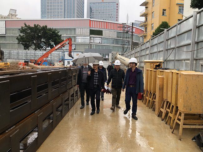 查抄现场。罗成 摄（建图）.jpg