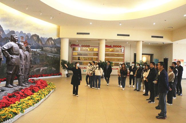 参观现场。张钊林 摄（建图）.jpg