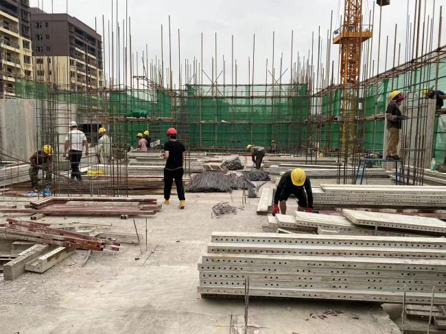 楼面施工。马幼云 摄（建图）.jpg