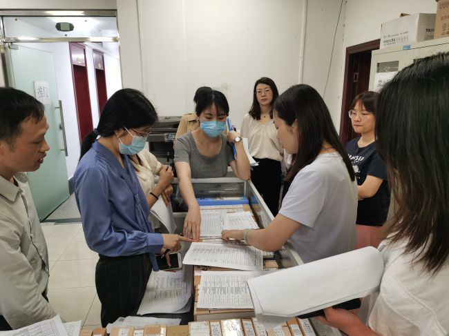 复查资料。梁红玉 摄（建图）.jpg