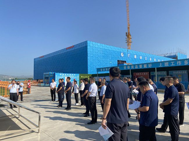 查抄现场。潘扬 摄（建图）.jpg