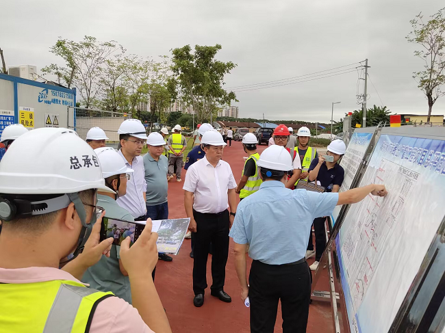 调研现场。陈家杰 摄（建图）.png